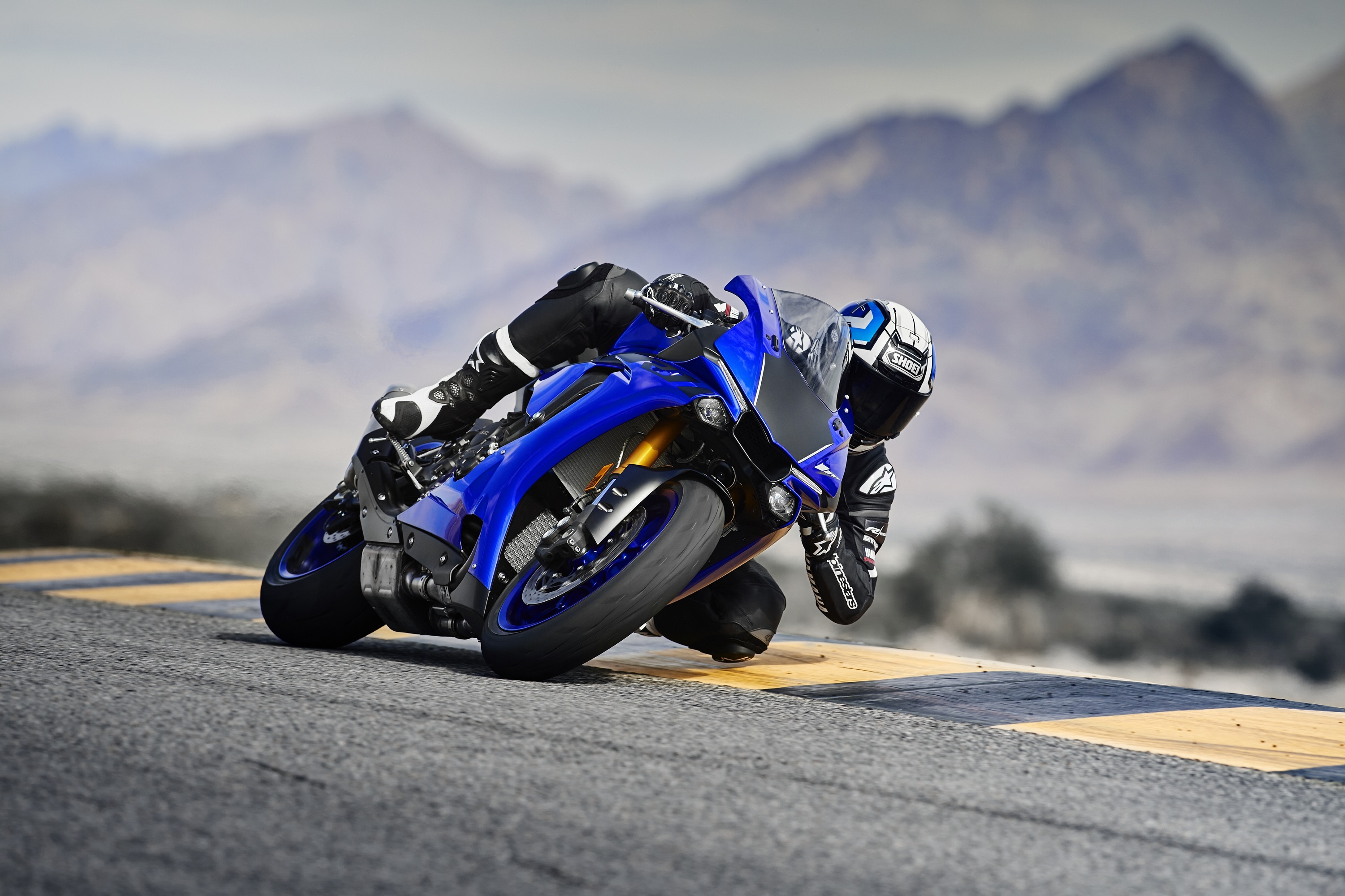 Yamaha r1 2019 price hotsell