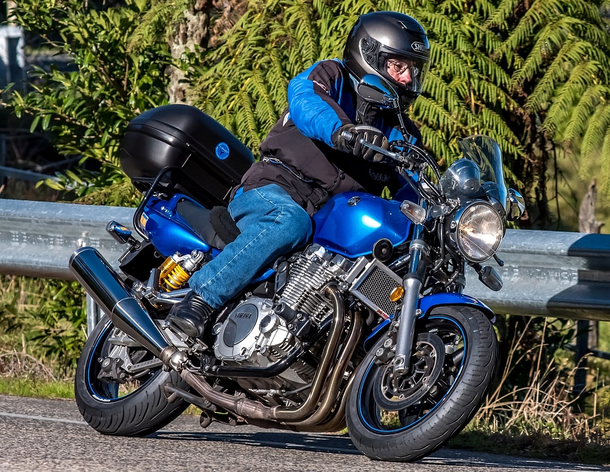 Yamaha XJR 1300 - the real Japanese king of the roads Yamaha XJR 1300 - the real Japanese king of the roads