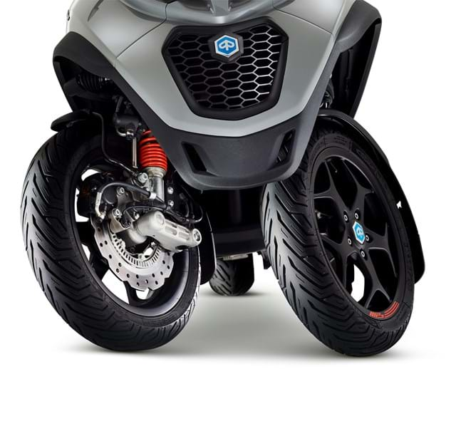 First ride: 2014 Piaggio MP3 500 Sport review