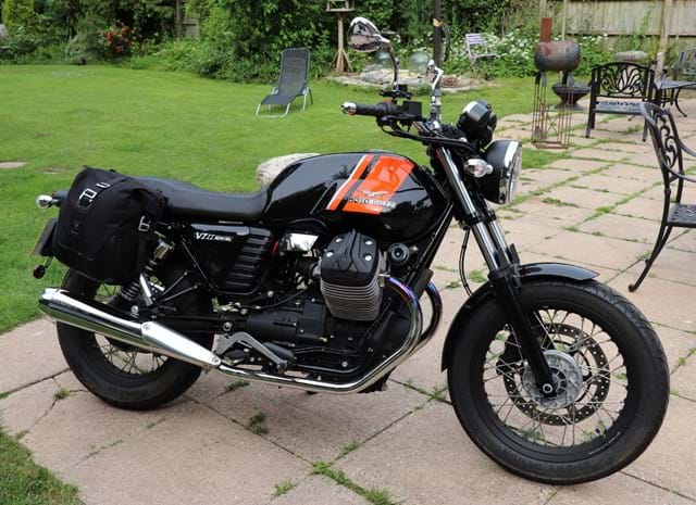 Moto Guzzi V7 II Special