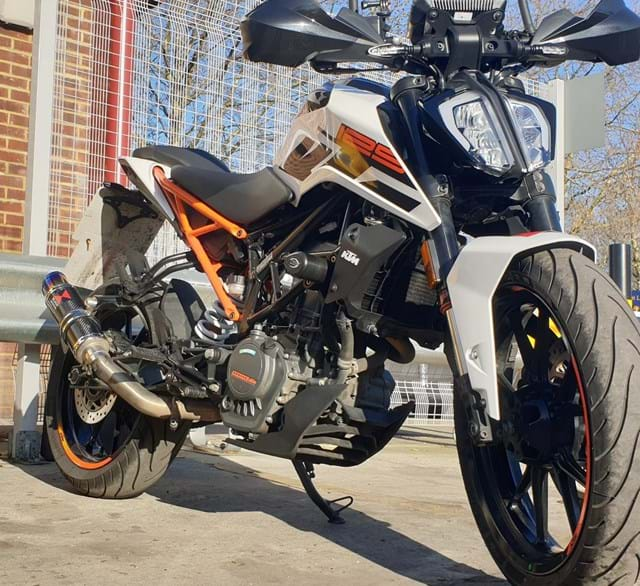 2017 KTM 125 Duke review