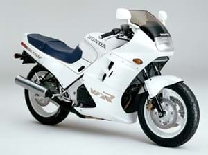 Honda VFR750 (1986-1989 RC24)