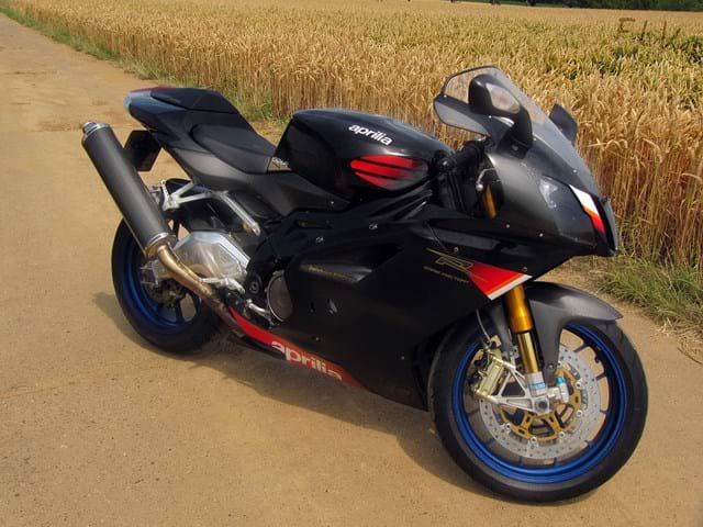 Aprilia RSVR Factory
