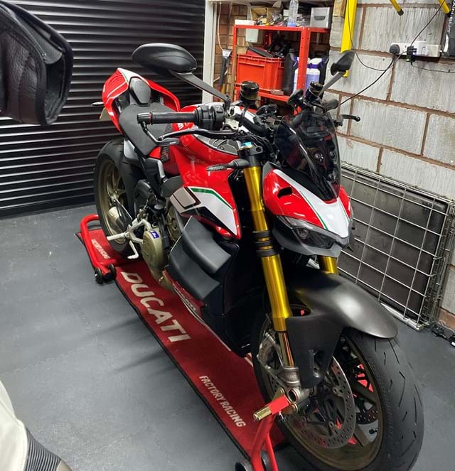 Ducati Streetfighter V4 S