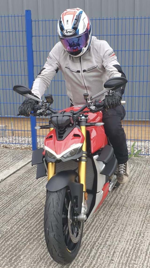 Ducati Streetfighter V4 S