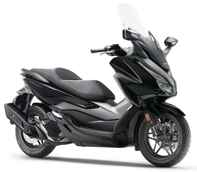 Honda Forza 125 – sport scooter for hire Nice France – Motorbike Trip