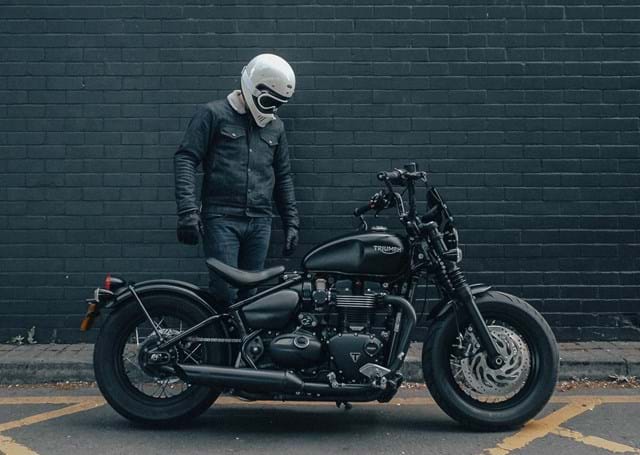 Triumph Bobber Black