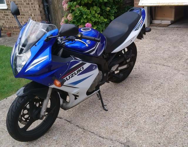 Suzuki GS500F