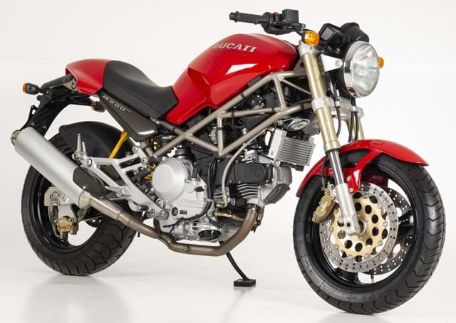 Ducati Monster M900