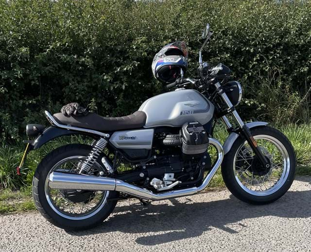 Moto Guzzi V7 IV