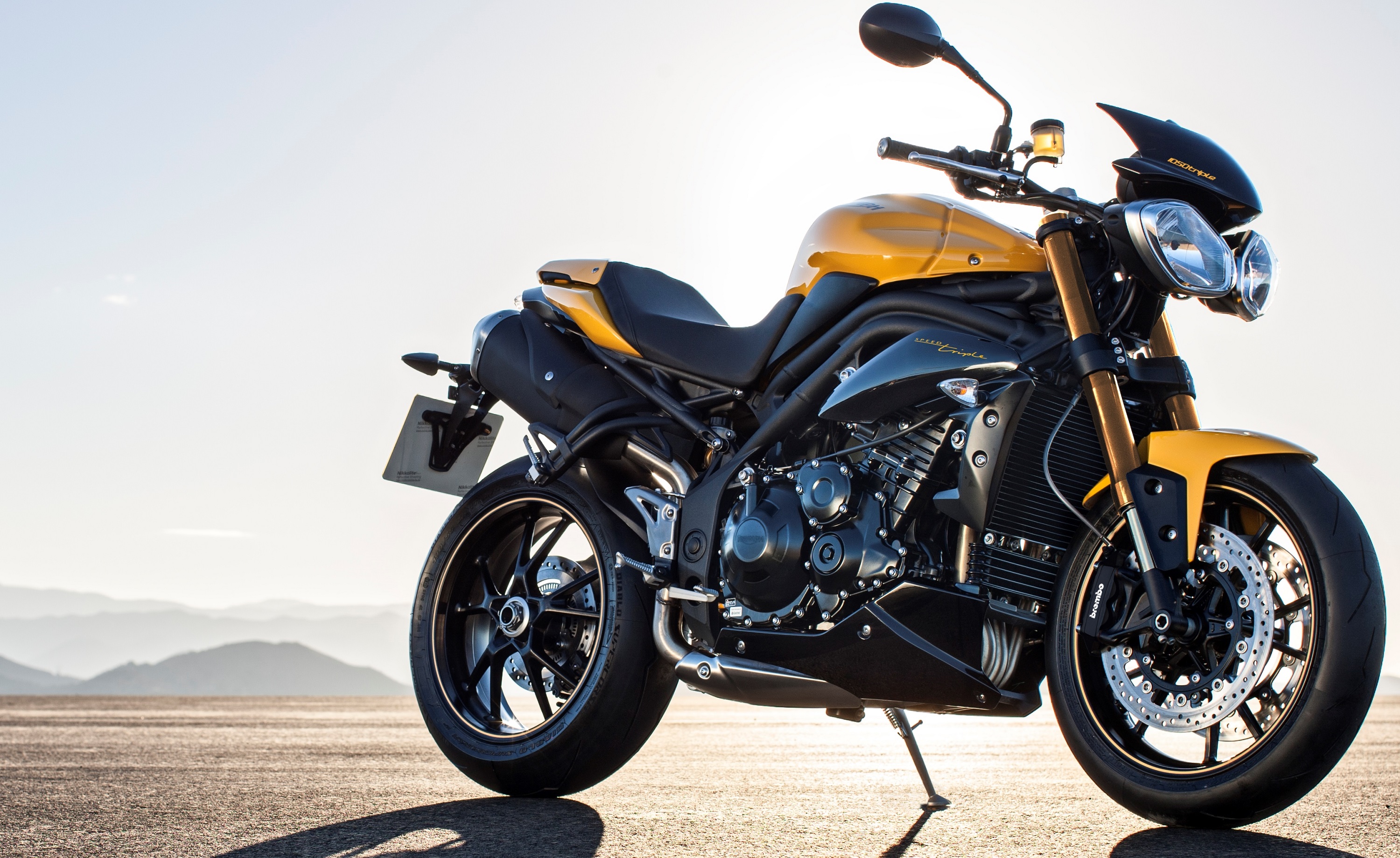 мотоциклы желтый triumph speed triple без смс